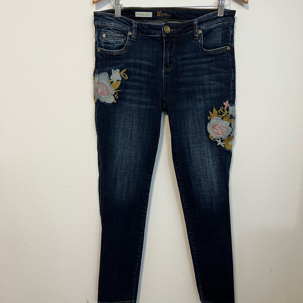 Kut from the Kloth Catherine Boyfriend Floral Embroidered Jeans Sz 8